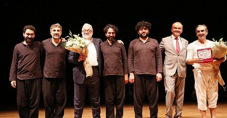 Fırat Tanış İyilik Genimizde Var Projesi İçin Sahneye Çıktı