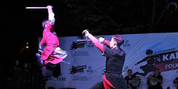 Gölcük Anıtpark’ta Kafkas Rüzgarı