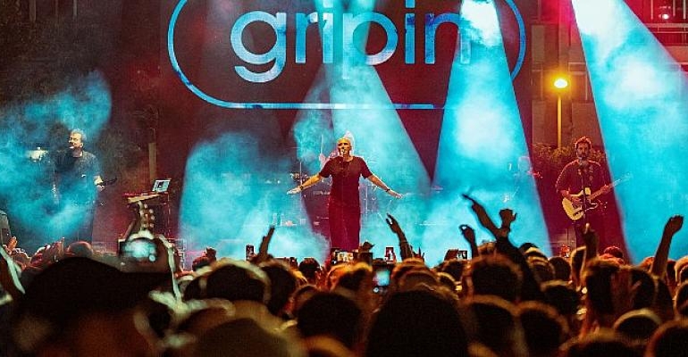 İstanbul Cevahir’in Yaz Konserlerinde İkinci Gün Gripin İle Coşku Doluydu