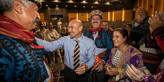 İzmirli 100 muhtar Zafer Yolu’nda ilk oyunlarını sahneleyecek