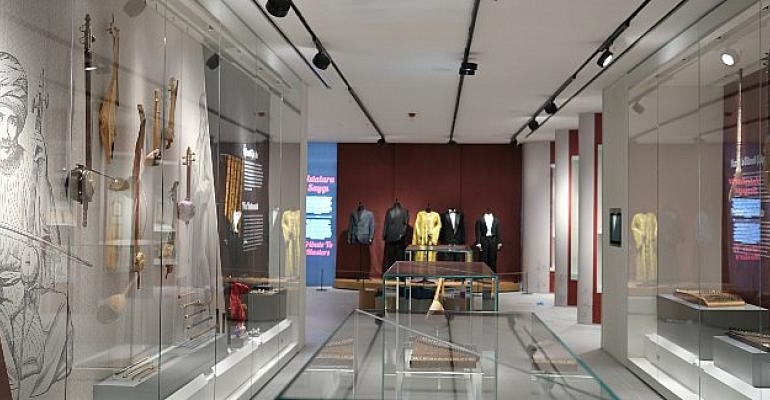 Kaplumbağa Kabuğundan Kartal Kemiklerine Türk Çalgıları AKM Müzik Platformu’nda