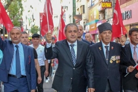 karsiyakada-gazilerden-anlamli-yuruyus.jpg