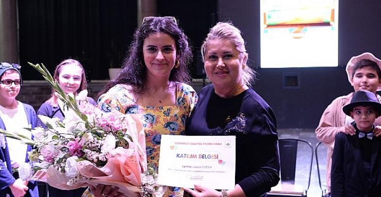 Minik Tiyatroculardan Muhteşem Performans