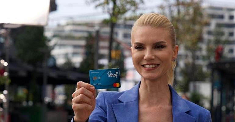 Paraf’ın yeni reklam yüzü Pelin Çift oldu