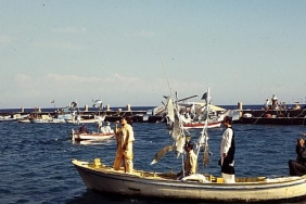 salt-beyoglu-ve-salt-galatada-yeni-sergi-sahnede-90lar.jpg