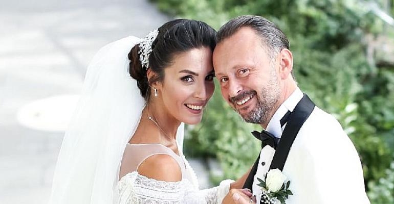 Sinema ve tiyatro oyuncuları Orçun Kaptan ve Damla Cercisoğlu dünya evine girdi