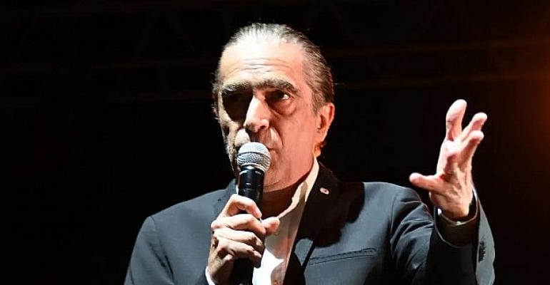 Troya Kültğr Yolu Festivali’nde  Fahir Atakoğlu Rüzgarı