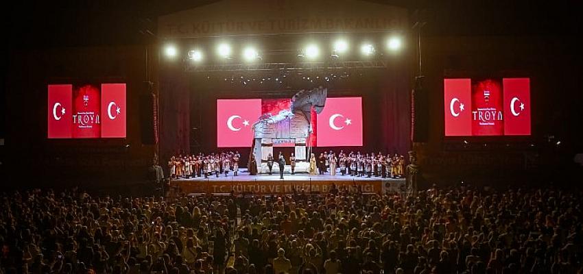 troya-kultur-yolu-festivali-coskuyla-basladi-ilk-gun-25-bin-kisiyle-katildi.jpg