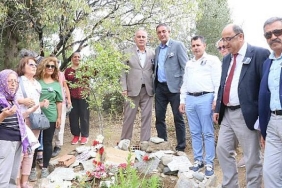 tuncel-kurtiz-olumunun-9-yilinda-anildi.jpg
