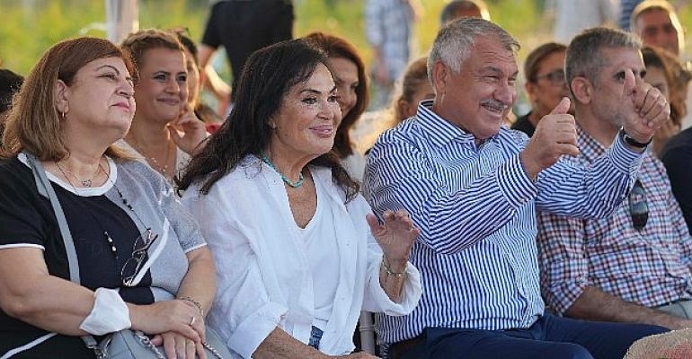 Türkan Şoray, kendi adının verildiği pamuğun hasadına katıldı