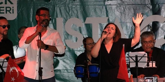 Usta Çı-Rock konseriyle geçmişe yolculuk yaptılar