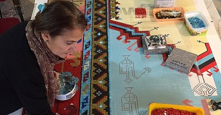 Yapımı 7 Ay Süren Cam Mozaik Seccade Skyland HOM’da Sergileniyor