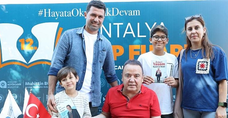 12. Antalya Kitap Fuarı üç günde binlerce ziyaretçi ağırladı