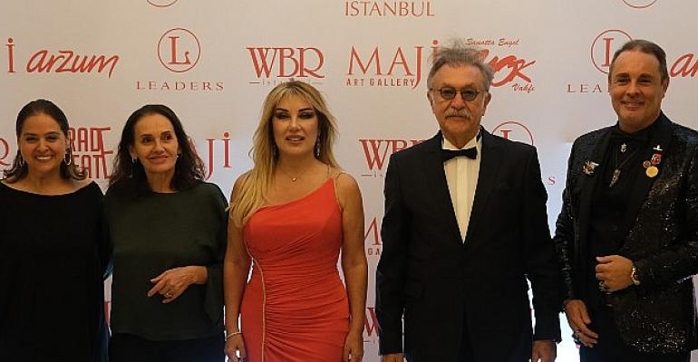 29 Ekim Cumhuriyet Balos’suna Ünlü İsimler Katıldı