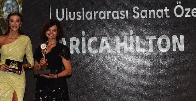 Amerika’da yaşayan Türk sanatçı Arıca Hilton’a büyük gurur