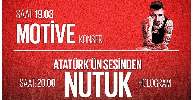 Atatürk Dolmabahçe’de Nutuk Okuyor