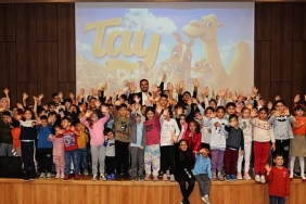bagcilarli-cocuklar-tay-filmini-izledi.jpg