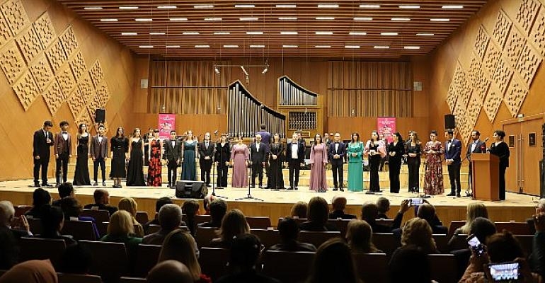 Başkent Kültür Yolu Festivali’nde Liseli Gençler ile Sanatçılar Düet Yaptı