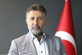 bayraklida-cumhuriyet-coskusu-ataturk-ve-cumhuriyet-sergisine-davet-var.jpg