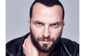berkay-anlamli-sergi-icin-bagis-yapti.jpg
