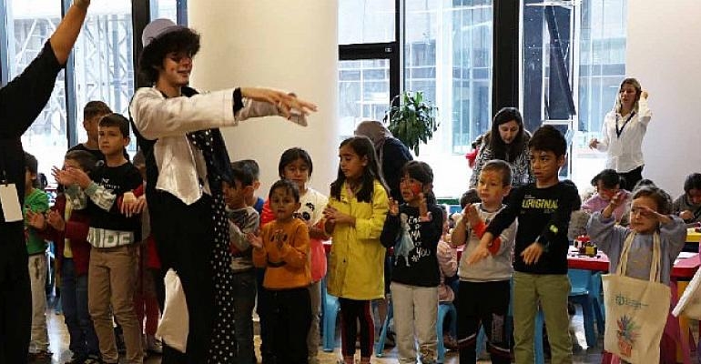 Bu festivalde kadınlar eğleniyor, çocuklar oynuyor