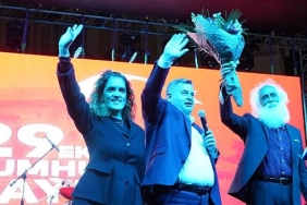 cesmeliler-cumhuriyet-bayramini-suavi-ile-kutladi.jpg