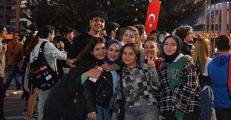 Çiğli’de gençlik şenliği yapıldı