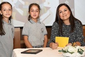 cocuklar-yildiz-kenterde-yazarlarla-bulusuyor.jpg