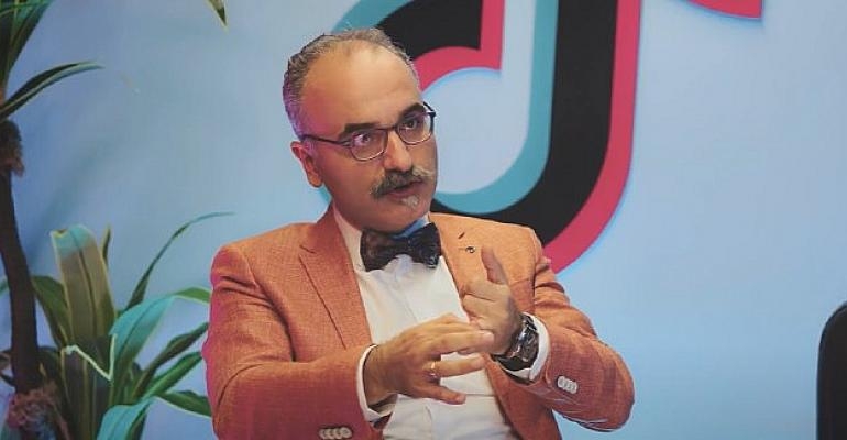 Emrah Safa Gürkan dijital çağda eğitimi T-Talks’ta konuştu