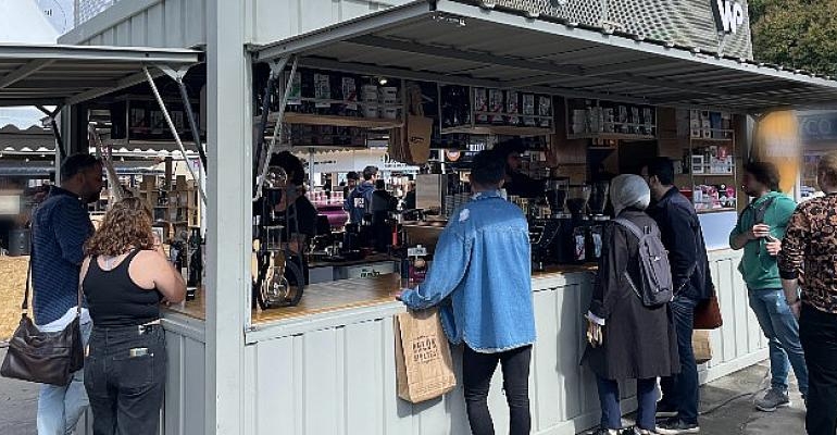İstanbul Kahve Festivali’nde gümüş  cezvelerle Türk kahvesi hazırlanıyor