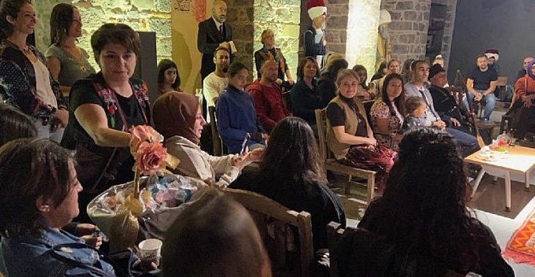 İzmir İl Milli Eğitim Müdürlüğünün, ‘İzmir Masal Geceleri’ devam ediyor