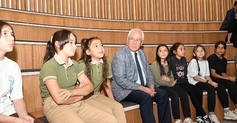 Karabağlar Belediyesi’nden kız çocuklarına etkinlik