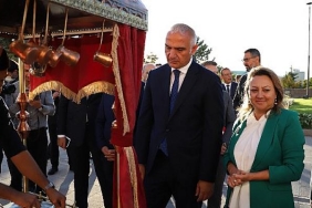 kultur-ve-turizm-bakani-mehmet-nuri-ersoy-baskent-kultur-yolu-festivaline-katildi.jpg