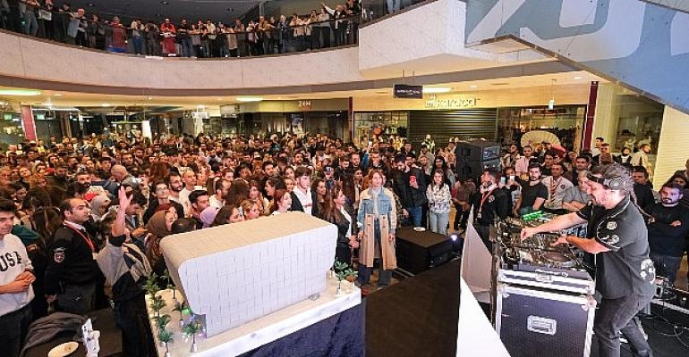 Marmara Park AVM, 10’uncu yaşının coşkusunu  DJ Doğukan Manço ile yaşadı