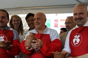 menemen-belediyesi-uluslararasi-1-comlek-festivali-renkli-basladi.jpg
