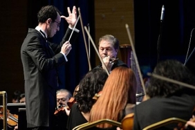 sur-kultur-yolu-festivalinde-50-000-kisiyle-konser-coskusu.jpg