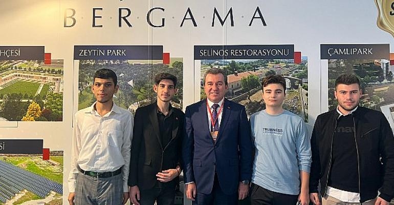Tam Bana Göre Gençlik Festivali’nde Bergama Standına Büyük İlgi
