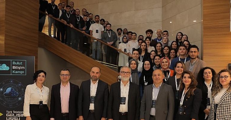 Türk Telekom bilişim uzmanları yetiştirmeye devam ediyor