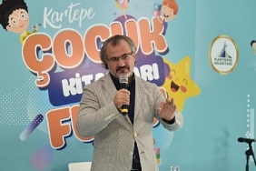 yazar-sitki-aslanhan-kitaplar-gelecegimizi-sekillendirir.jpg