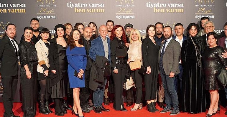 Yılın en başarılı oyunu Vişne Bahçesi