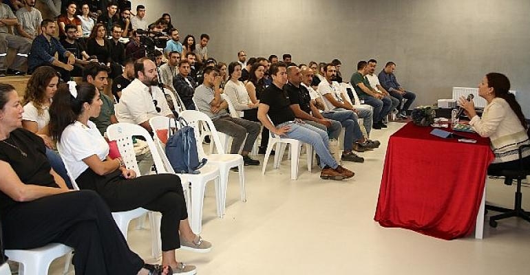 Zeynep Zengin, çalışanlara Sait Faik’i anlattı