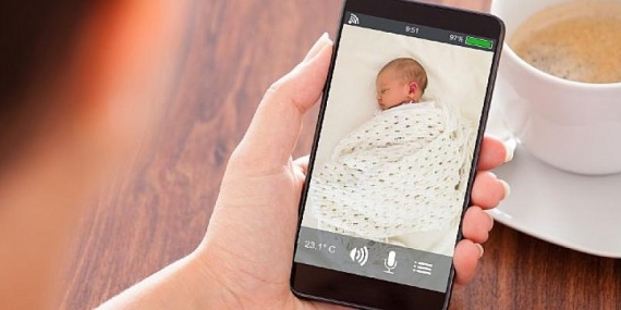 Bebek monitörü korsanlığına karşı ailenizi güvende tutmanın yolları