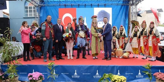 Beydağ’da Çomaklar Mahallesi 3. Kestane Festivali Coşkusu