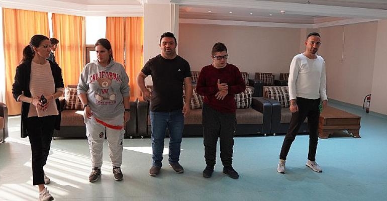 Engellilere Halk Oyunlarıyla Rehabiltasyon