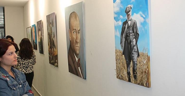 EÜ Güzel Sanatlar Eğitimi Bölümünün “İzinde İz Bırakmak” sergisi sanatseverlerle buluştu