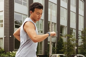 fitbitin-yeni-akilli-saat-modelleri-versa-4-sense-2-ve-inspire-3-turkiyede-satisa-cikiyor.jpg