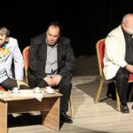 hayat-kime-guzel-sarayda-sahnelendi.jpg