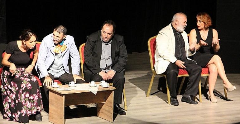 Hayat Kime Güzel Saray’da Sahnelendi