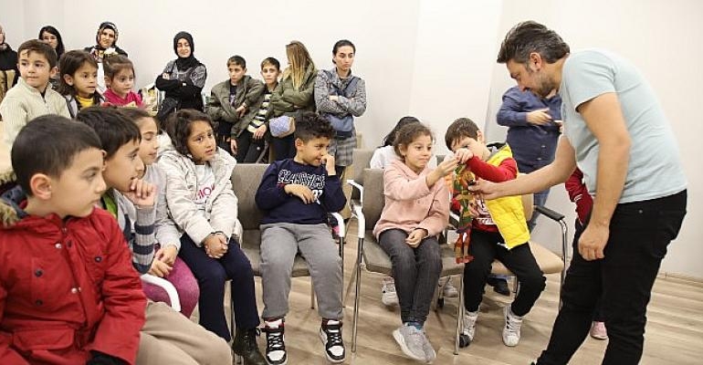 İstanbul Şehir Tiyatroları, Kütüphanelerde Çocukları Karagöz Ve Kukla İle Buluşturdu