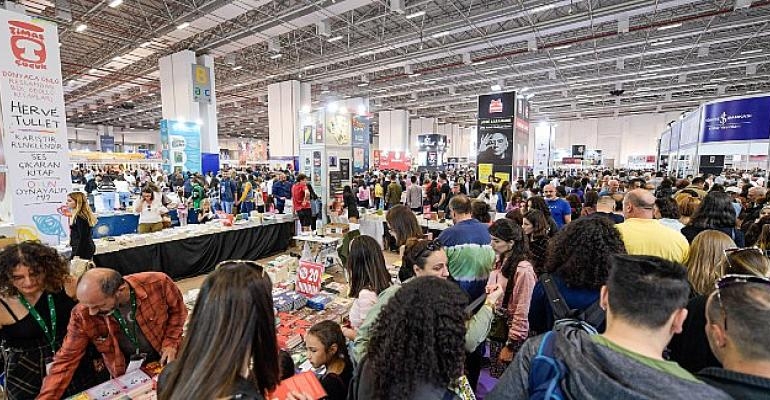 İZKİTAP hafta sonu kitapseverlerin buluşma noktası oldu